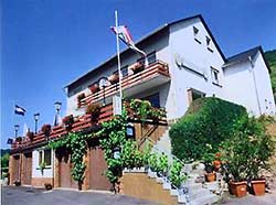 Weingut Hotel-Restaurant "Kapellenhof" aus Klotten