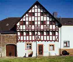 Leiwen, Fachwerkhaus, Roemische Weinstrasse Mosel